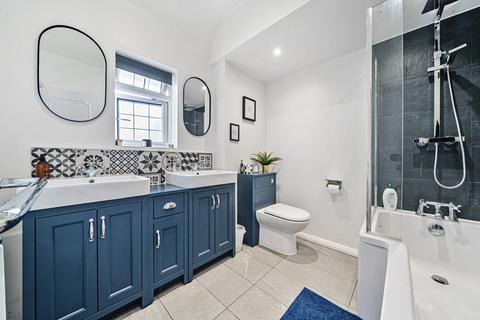 122 Riefield Road, London, SE9 2RA
