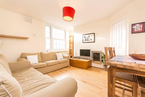 3 bedroom flat to rent, Emlyn Gardens, Wendell Park, London, W12