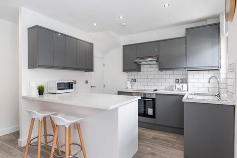 6 bedroom house to rent, Beechwood View, Leeds LS4