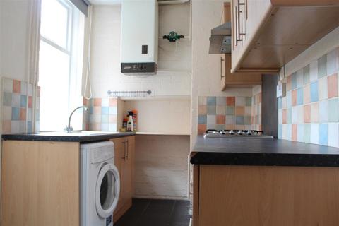 2 bedroom terraced house to rent, Montague Road, Leicester