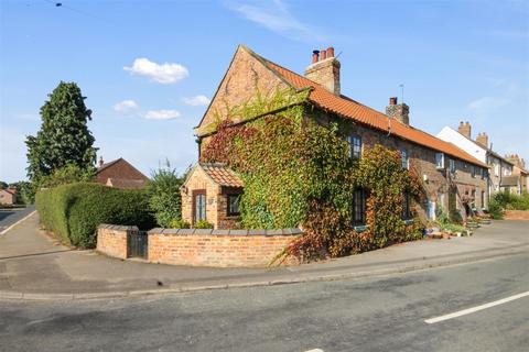 3 bedroom end of terrace house for sale, Sandhutton YO7