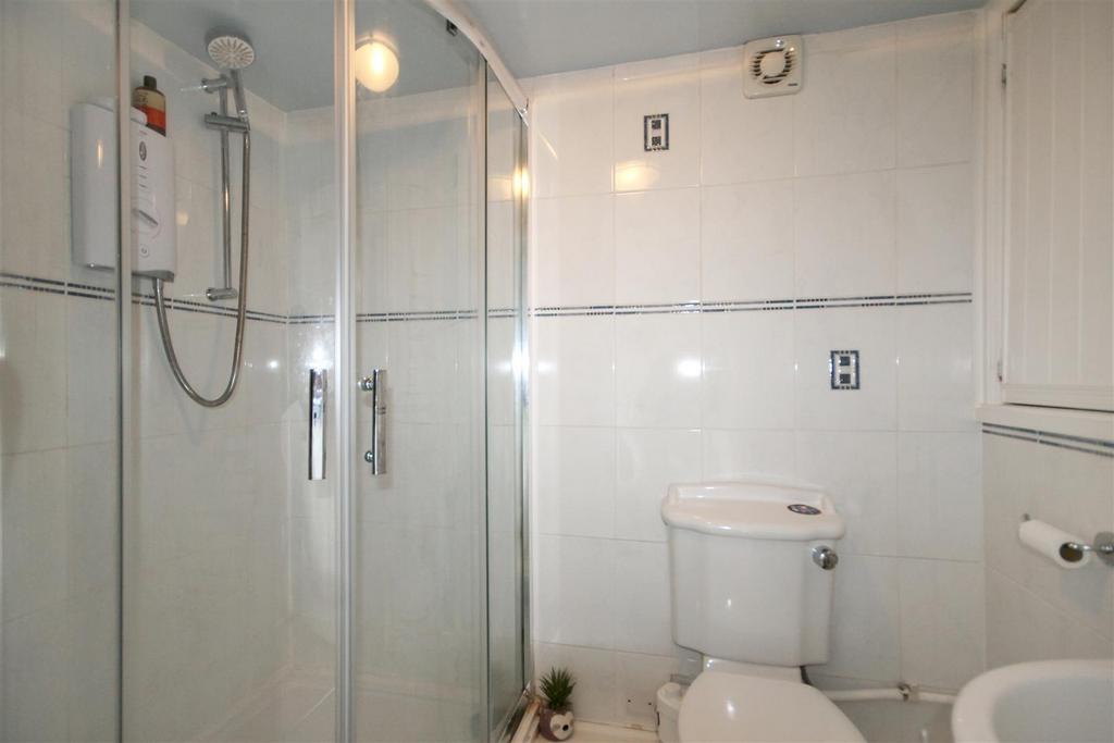 En suite shower room/ w.c.