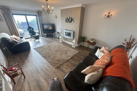 6 bedroom detached bungalow for sale, Llanwenog, Llanybydder, SA40