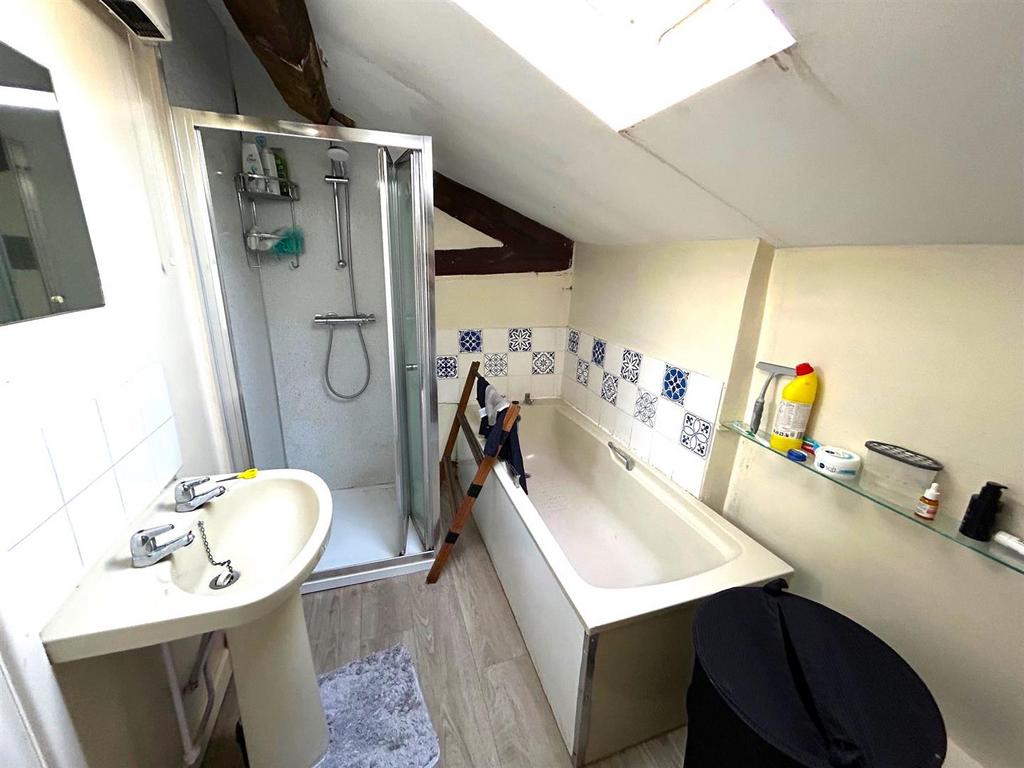 Maisonette Bathroom