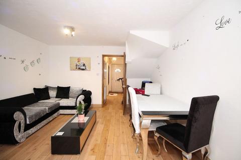 2 bedroom terraced house for sale, Russell Road, London