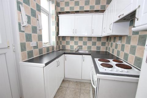 3 bedroom semi-detached house for sale, Leeds Road, Idle, Bradford