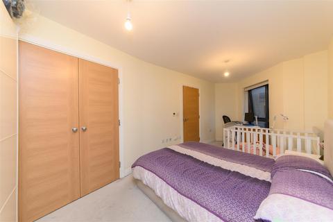 2 bedroom flat to rent, Royal Engineers Way, Mill Hill