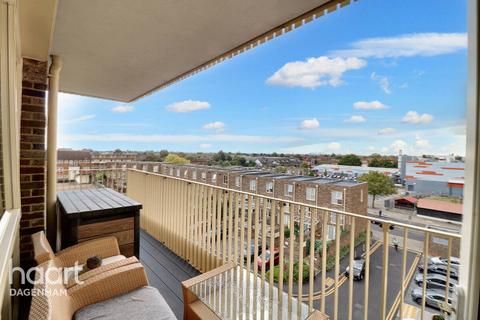 2 bedroom apartment for sale, Wood Lane, DAGENHAM