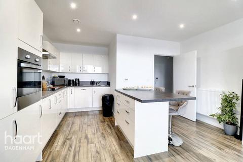 2 bedroom apartment for sale, Wood Lane, DAGENHAM