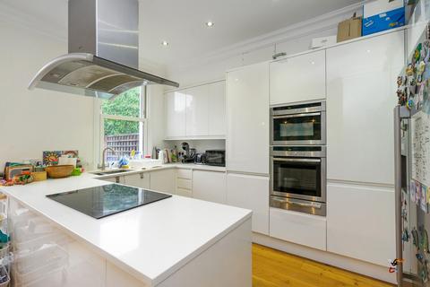 34 Dudley Gardens, London, W13 9LT