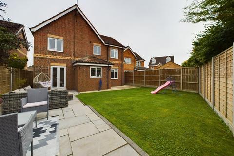 4 bedroom detached house for sale, Cawthorn Close, Driffield, YO25 5PG