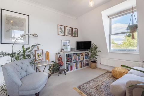 2 bedroom flat for sale, Castlegate, Richmond