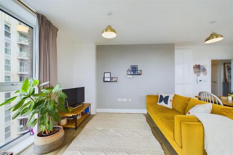 2 bedroom flat for sale, Brunskill House, 4 Bridges Court Road, Battersea, London, SW11 3GR