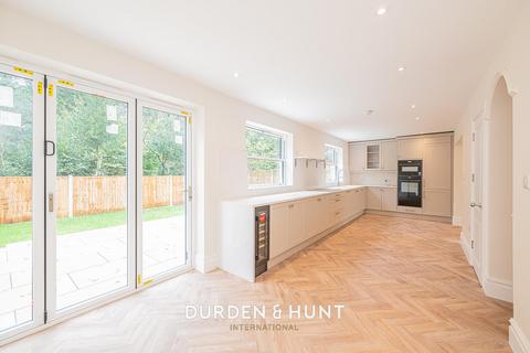 7 Fitzgerald Road, London, E11 2ST