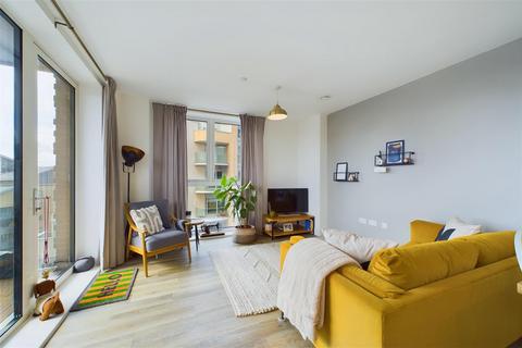 2 bedroom flat for sale, Brunskill House, Bridges Court Road, Battersea, London, SW11 3GR