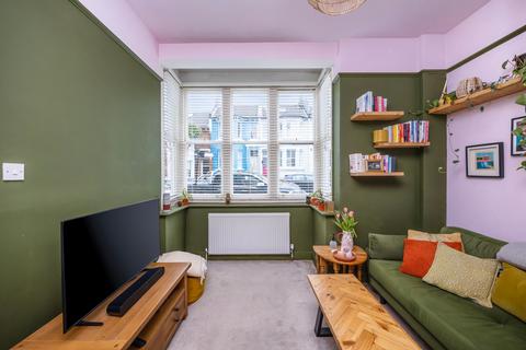 Flat 2, 18 Grantham Road, Brighton, BN1 6EE