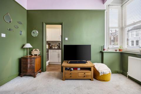 Flat 2, 18 Grantham Road, Brighton, BN1 6EE