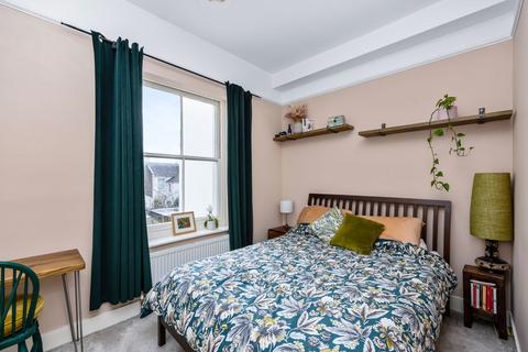 Flat 2, 18 Grantham Road, Brighton, BN1 6EE