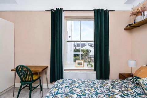 Flat 2, 18 Grantham Road, Brighton, BN1 6EE