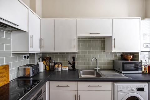 Flat 2, 18 Grantham Road, Brighton, BN1 6EE
