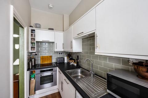 Flat 2, 18 Grantham Road, Brighton, BN1 6EE