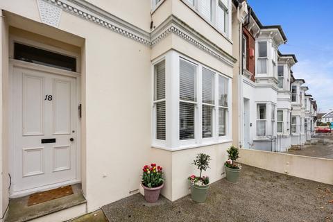 Flat 2, 18 Grantham Road, Brighton, BN1 6EE