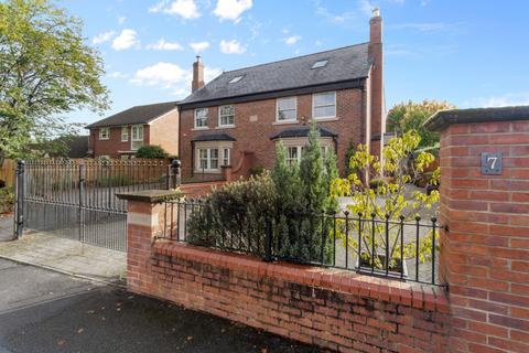 3 bedroom semi-detached house for sale, Eastry, Merick Road, Malvern, WR14 1DD