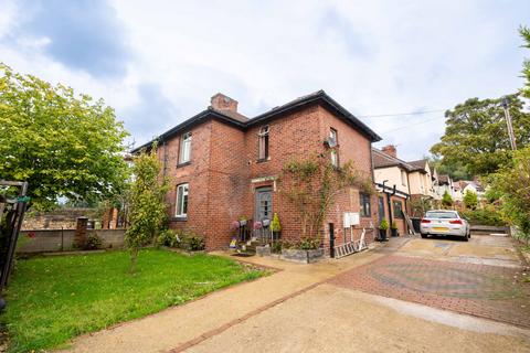 4 bedroom semi-detached house for sale, Ravens Avenue, Dewsbury, WF13