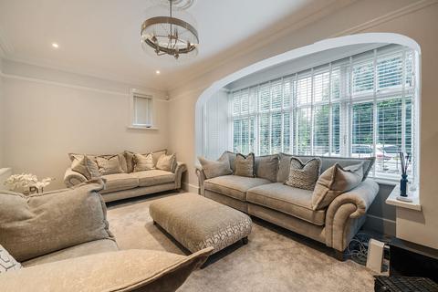 2 Woodcote Grove Road, Coulsdon, CR5 2AA