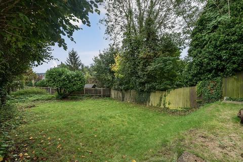 2 Woodcote Grove Road, Coulsdon, CR5 2AA