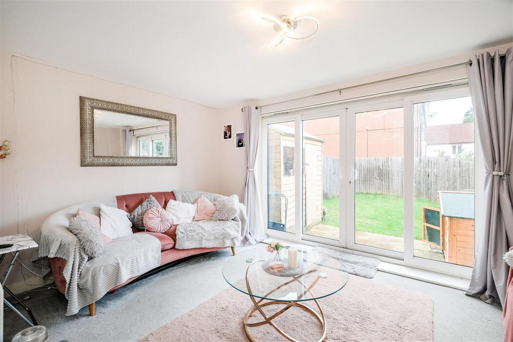 The Square, Loughton 3 bed terraced house for sale £525,000