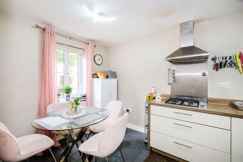 63 The Square, Loughton, IG10 3FE