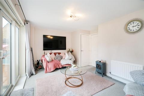 63 The Square, Loughton, IG10 3FE