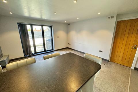 3 bedroom flat for sale, Cranmore Boulevard, Shirley