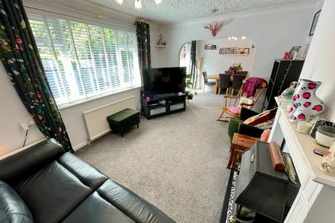 2 bedroom semi-detached house for sale, Saywell Road, Luton, Bedfordshire, LU2 0QF