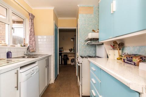 94 Bexhill Road, Brighton, BN2 6QA