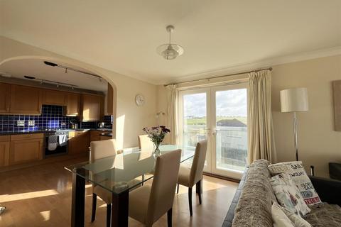 2 bedroom apartment to rent, Headland Point, Newquay TR7