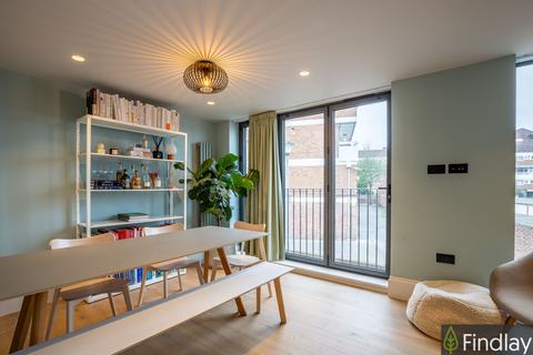 2 bedroom house for sale, Broadway Market Mews, London E8