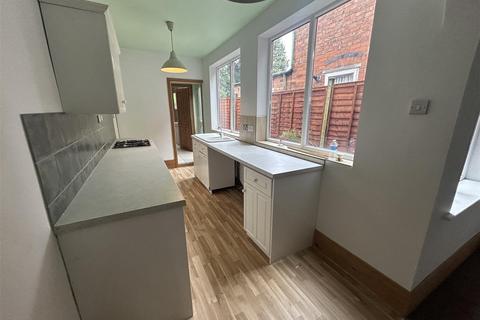 3 bedroom terraced house to rent, Station Road, Kings Heath, B14