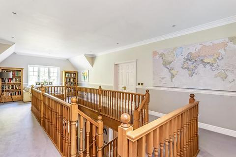 Crestawood Reigate Road, Leatherhead, KT22 8RB