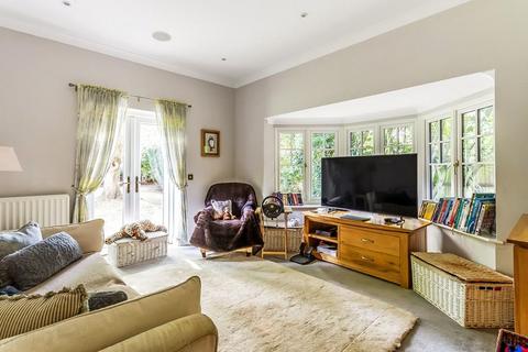 Crestawood Reigate Road, Leatherhead, KT22 8RB