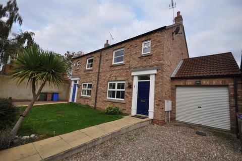 3 bedroom semi-detached house to rent, Martinson Drive, West Cowick