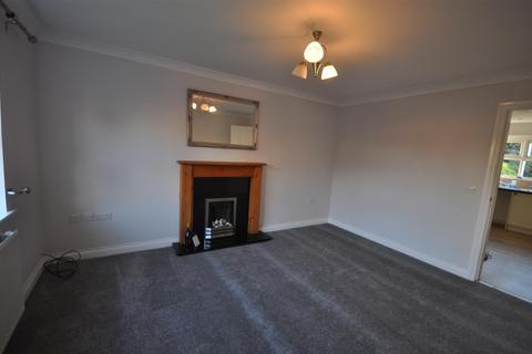 3 bedroom semi-detached house to rent, Martinson Drive, West Cowick