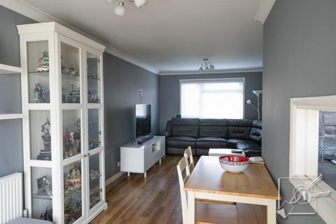 17 Mackenzie Way, Gravesend, DA12 5UH