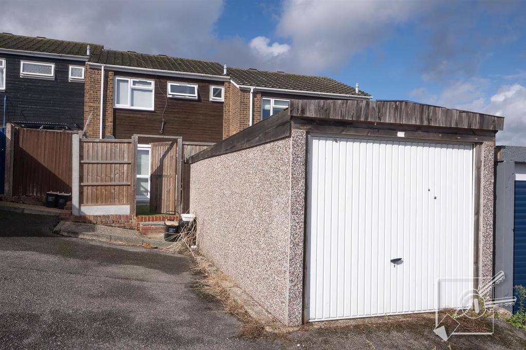 Garage &amp; Parking space