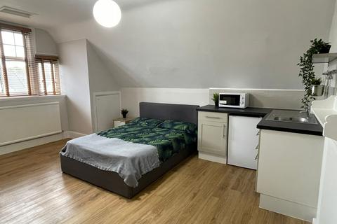 1 bedroom in a house share to rent, Freshford House Lower Addiscombe Road, Croydon