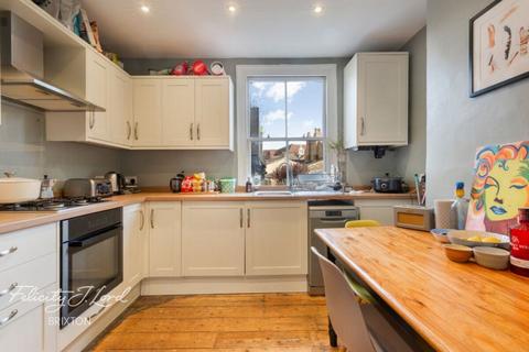 3 bedroom flat for sale, Dalyell Road, London, SW9