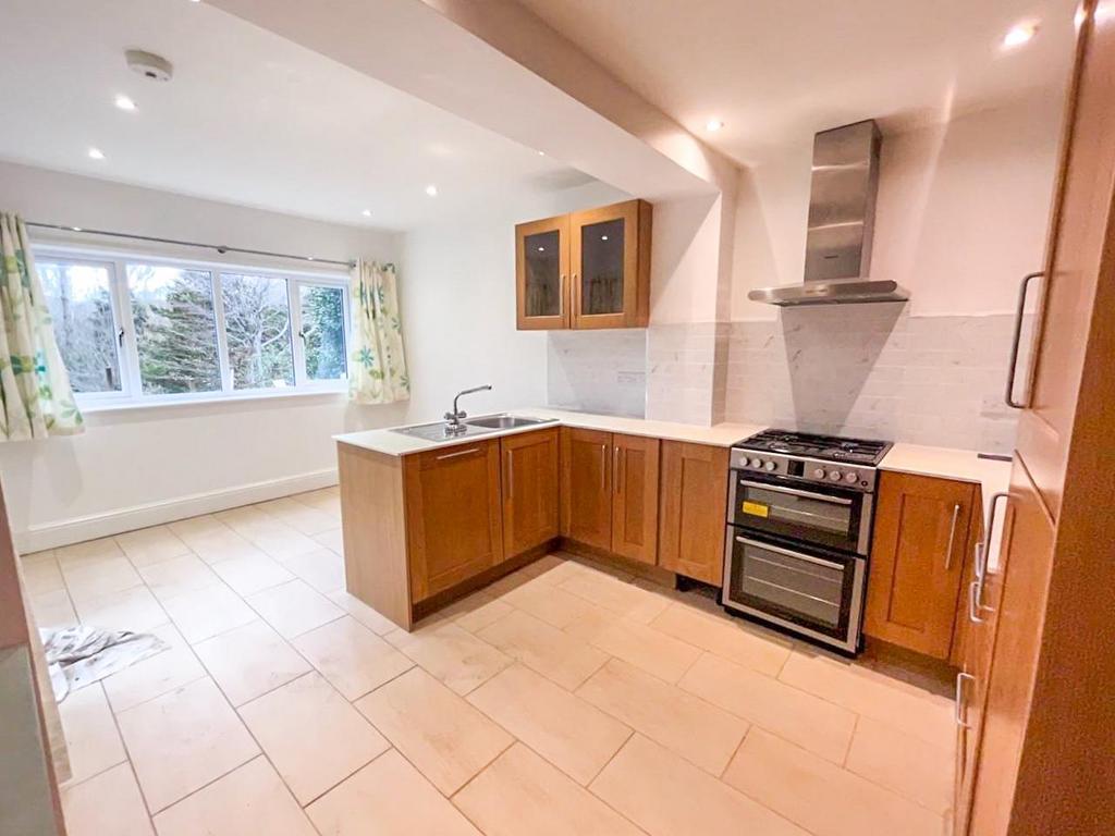 Kitchen Dining Room 1.jpg