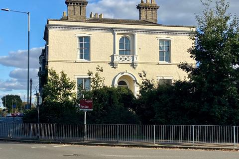 3 bedroom end of terrace house for sale, Victoria Road, Diss, IP22 4JN