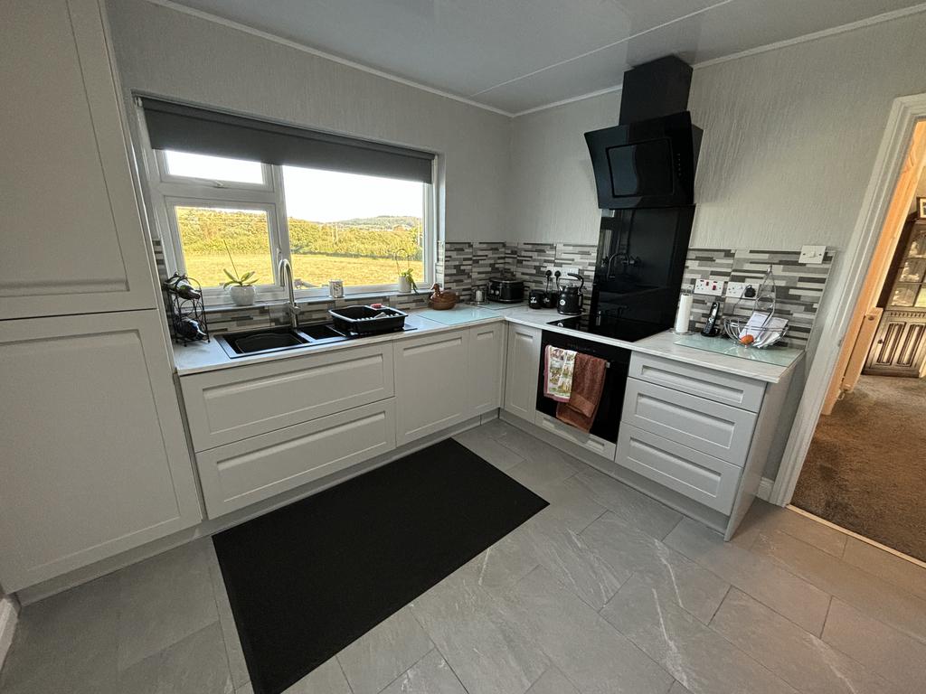 Fitted kitchen/breakfast room